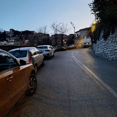 Galteri Housing 2 Appartamento Centro Storico Vicino Arco Etrusco Perugia Bagian luar foto
